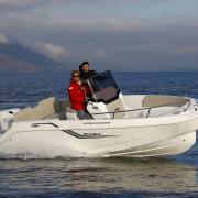 bateau_a_moteur_pas_cher.jpg
