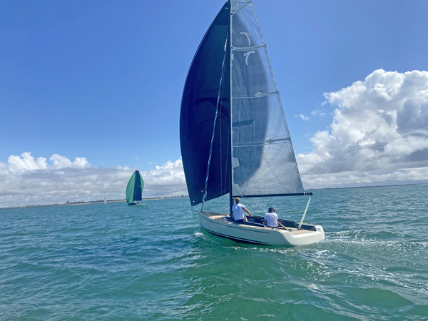 Tofinou 7.9 sous spi