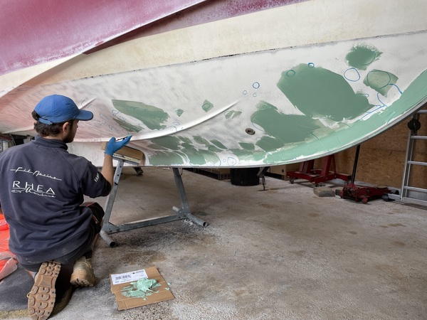 RHEA 750 TIMONIER REFIT PREPARATION CARENE