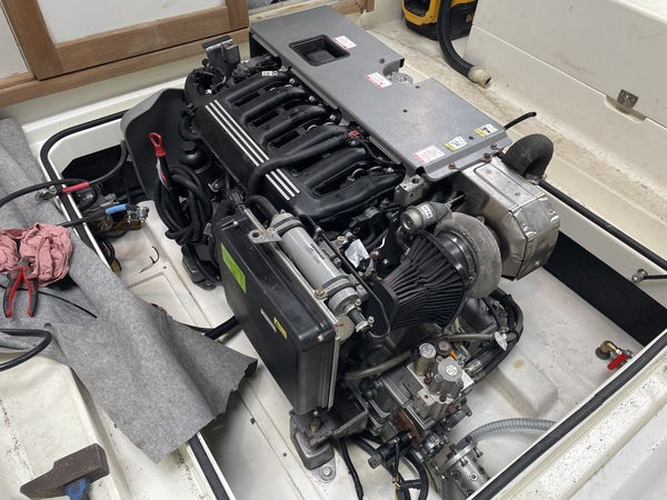 RHEA 750 TIMONIER REFIT MECANIQUE INBOARD