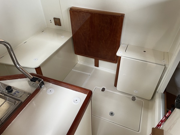 RHEA 750 TIMONIER REFIT INTERIEUR