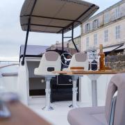 bateau_a_moteur_familiale_et_confortable_2_.jpg