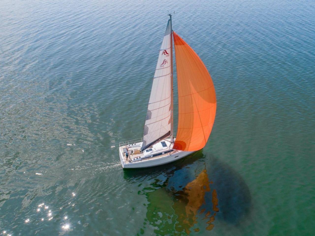 Hanse 348