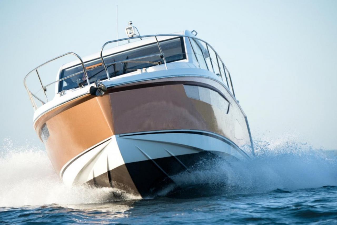 Sealine C335