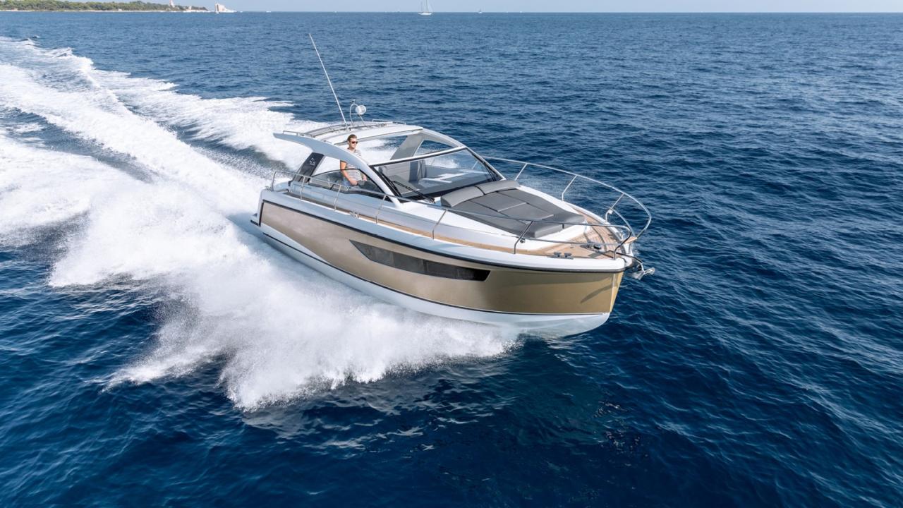 Sealine S335v