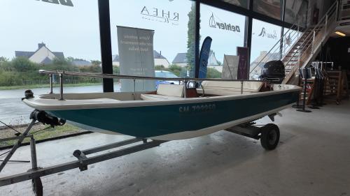BOSTON WHALER BOSTON WHALER
