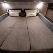 bateau_a_moteur_neuf_rapdie_et_confortable_2_.jpg