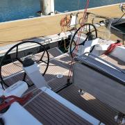cockpit_voilier_performance_double_barre_a_roue_dehler.JPG