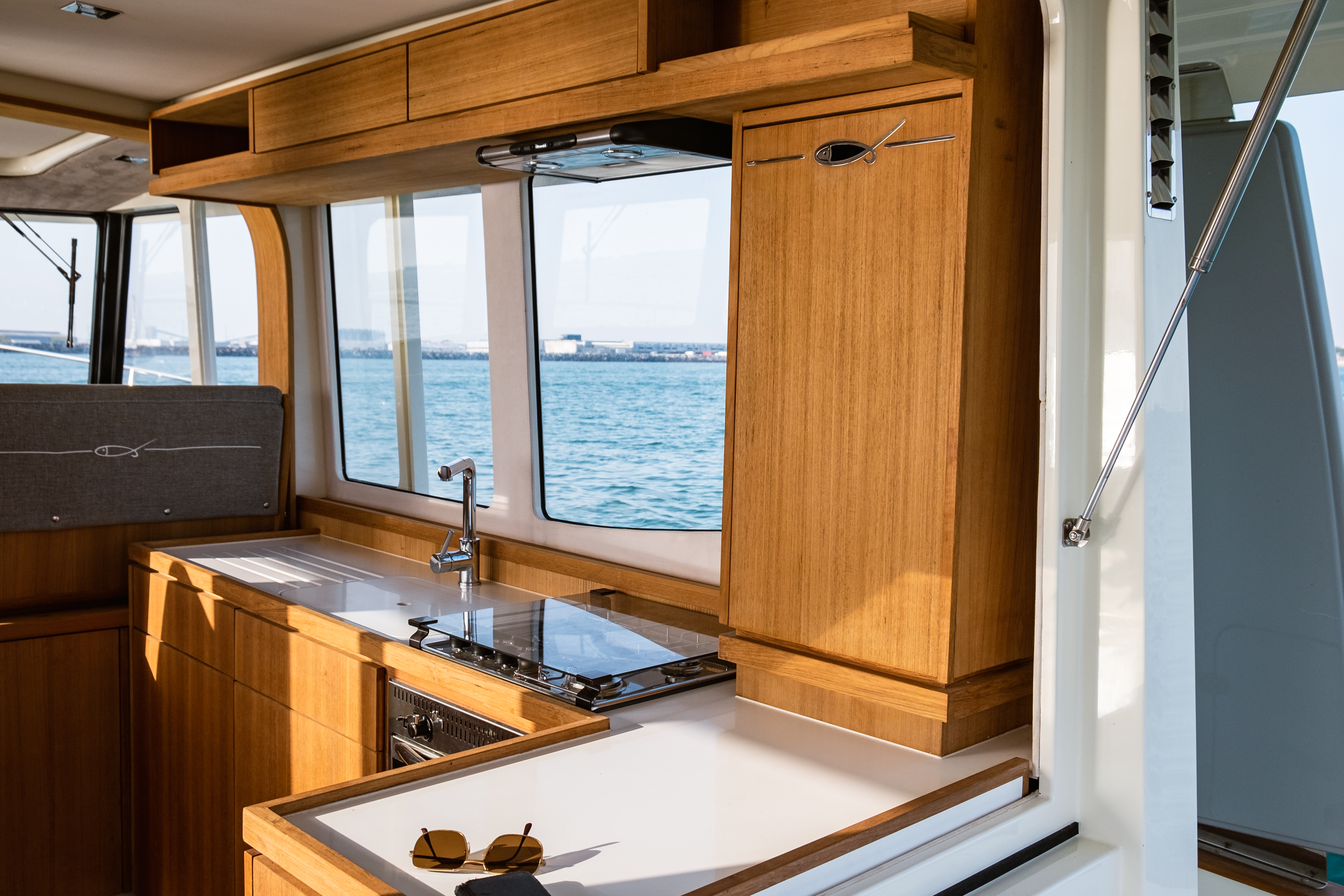 RHEA MARINE TRAWLER 34