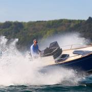 bateau_moteur_polyvalent_peche_sportive_et_balade_rapide_fil-marine.jpg