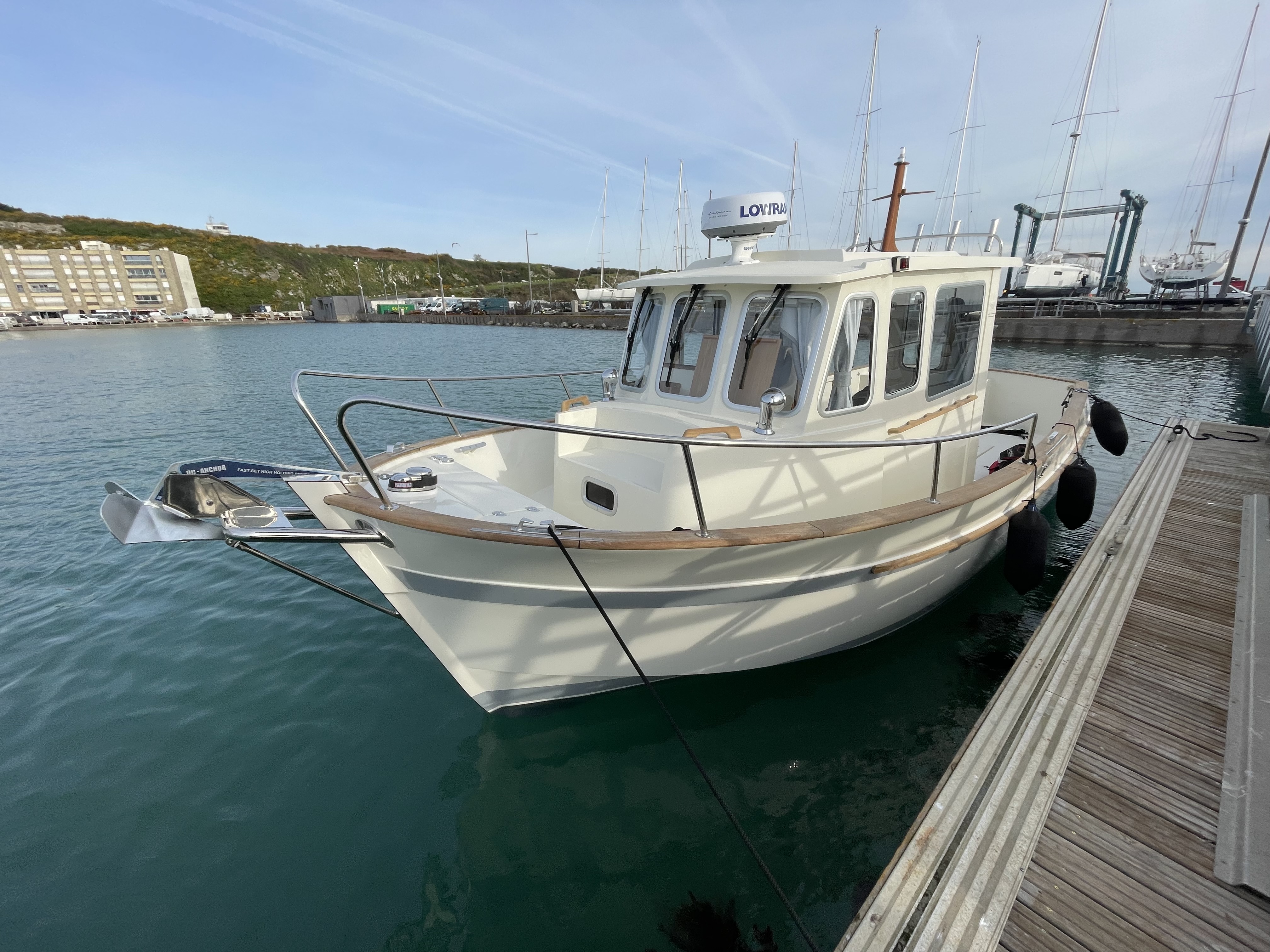 BATEAU DE PECHE RHEA 730 TIMONIER