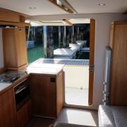 rhea_trawler_34_8_.jpg