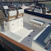 bateau_moteur_27_pieds_rhea_heritage_stable_et_securisant.jpg