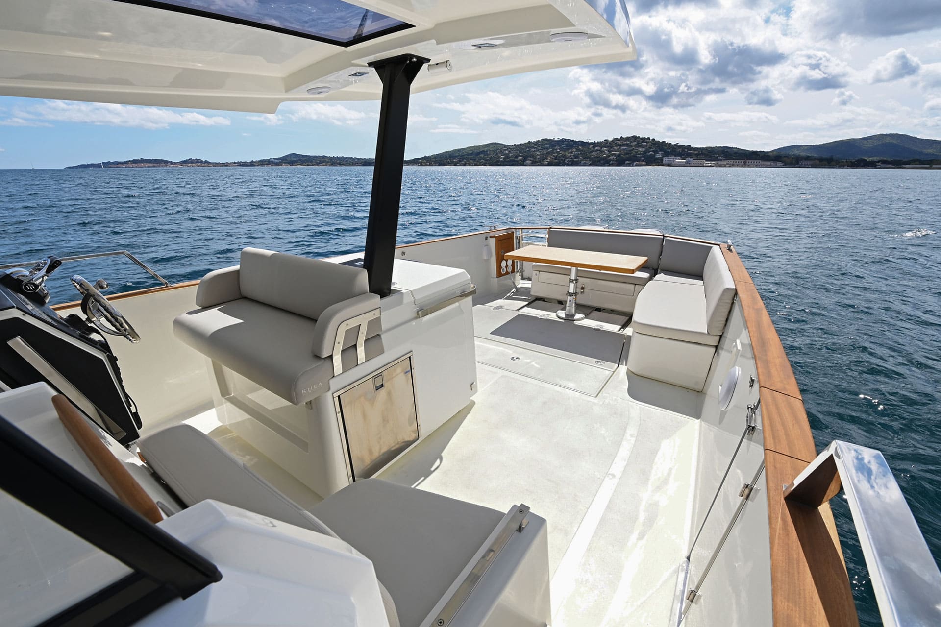 RHEA MARINE 32 OPEN