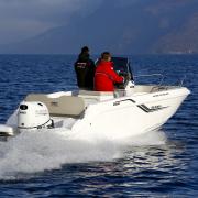 bateau_a_moteur_hors-bord_yamaha.jpg