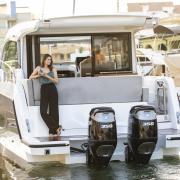 sealine_c390v_people_sailing_ext_0016.jpg