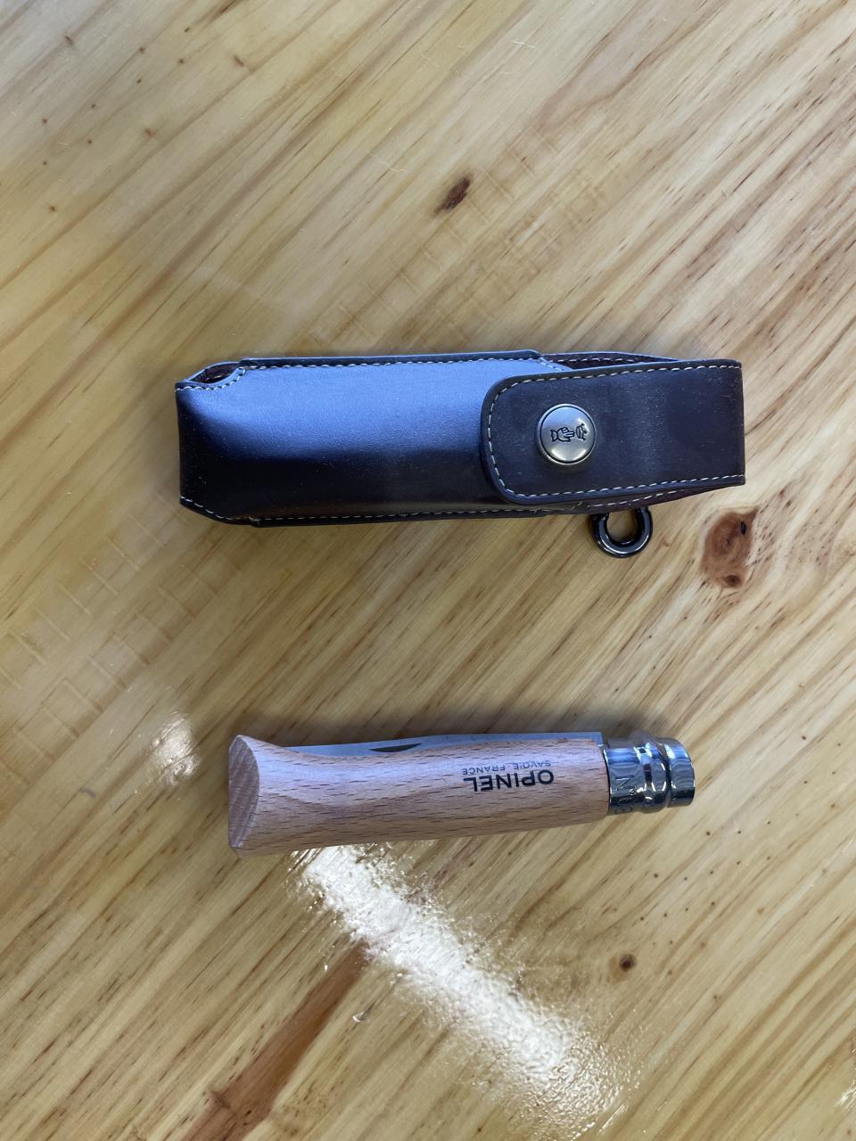 COUTEAU OPINEL AVEC ETUI