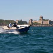 peche_sportive_en_bateau_6_metres_rhea_23_origine_moteur_puissant.jpg