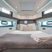 fjord-490-sport-fjord-490-open-photo-interieur-2026-fjord-490-interior_5536081338589430189_2000.jpg